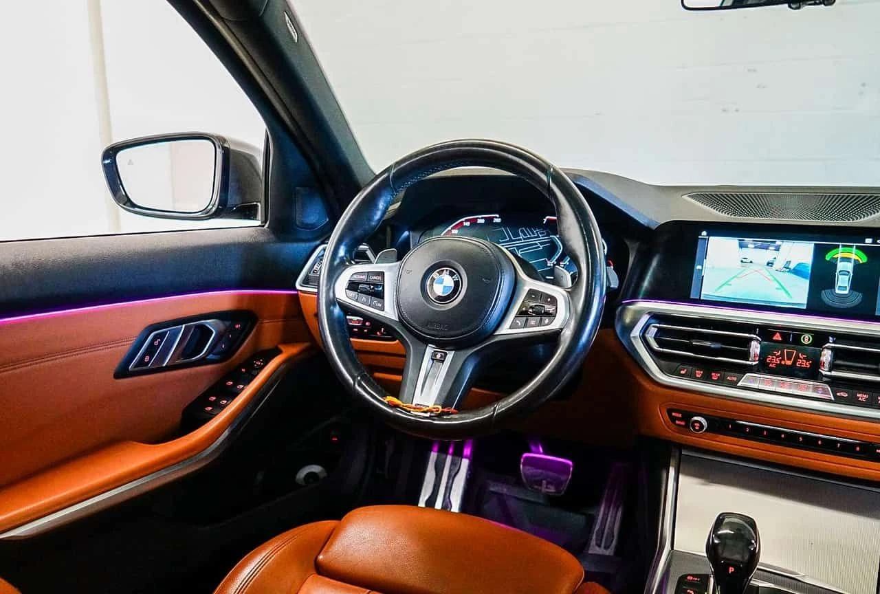 BMW 330 * xDrive * ПОДГРЕВ* PANO* KEYLESS* , снимка 13 - Автомобили и джипове - 54352536