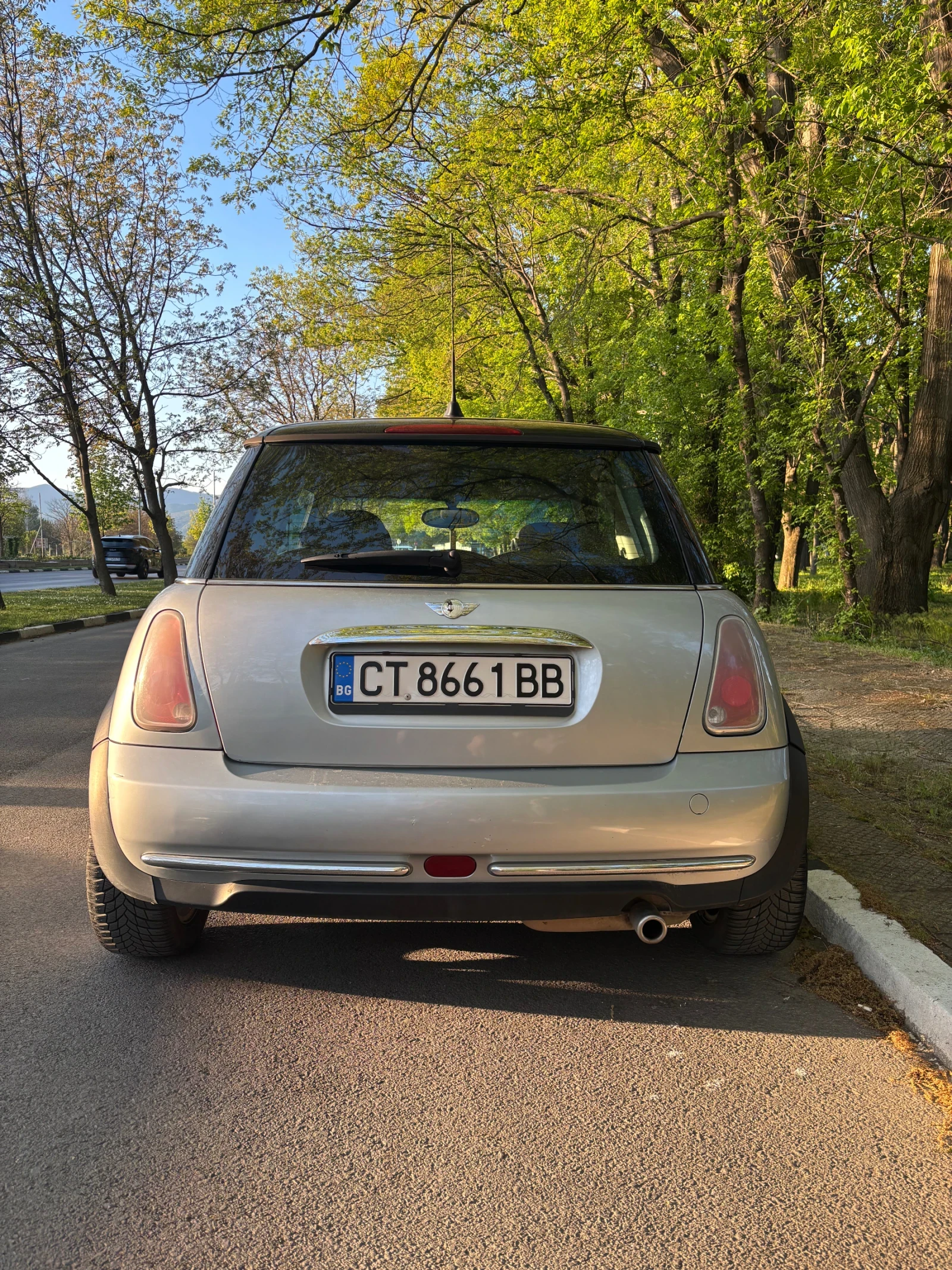 Mini One 1.6, снимка 2 - Автомобили и джипове - 54431840