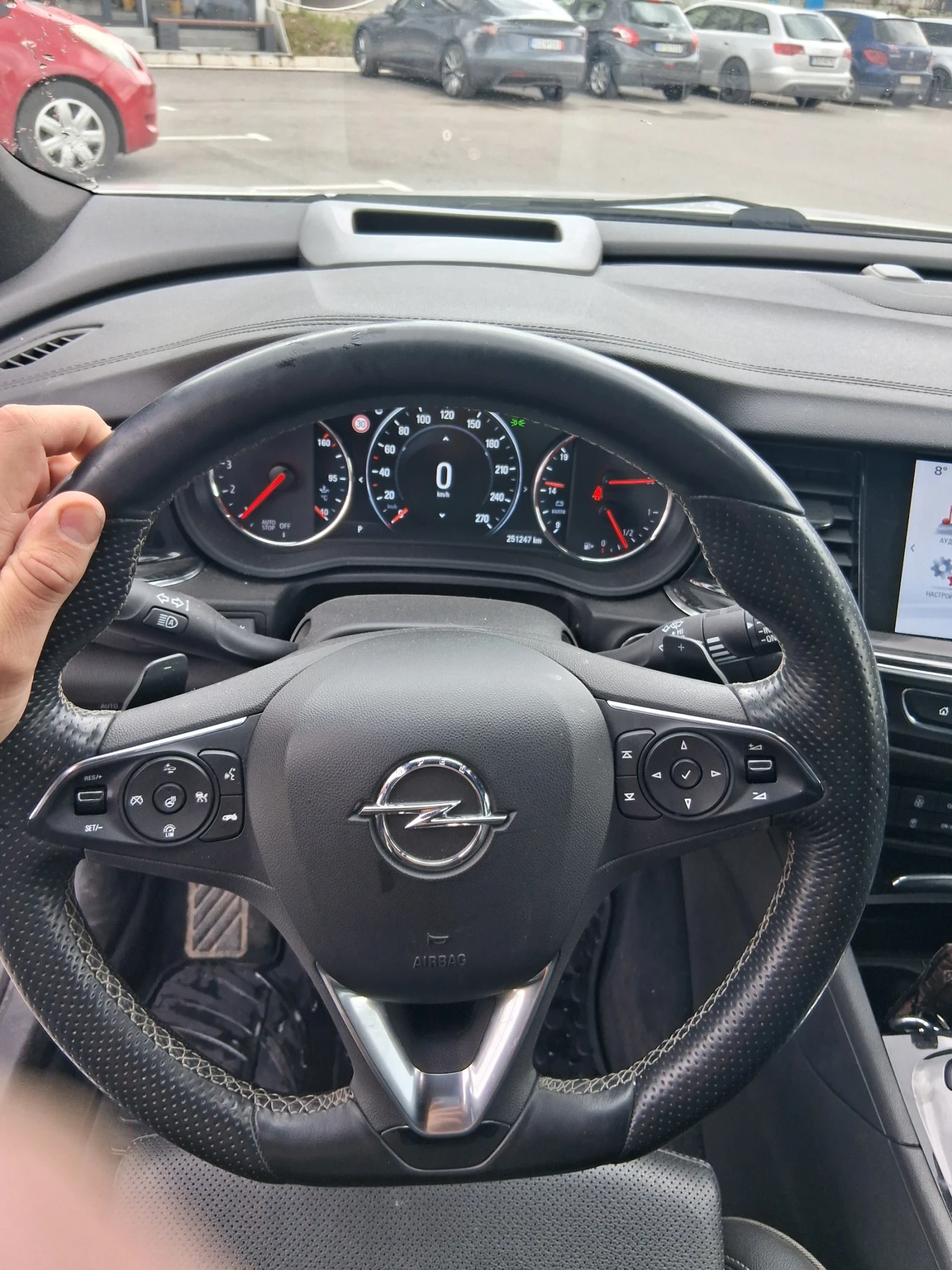 Opel Insignia 2.0 Sports Tourer 170кс, снимка 3 - Автомобили и джипове - 54555682