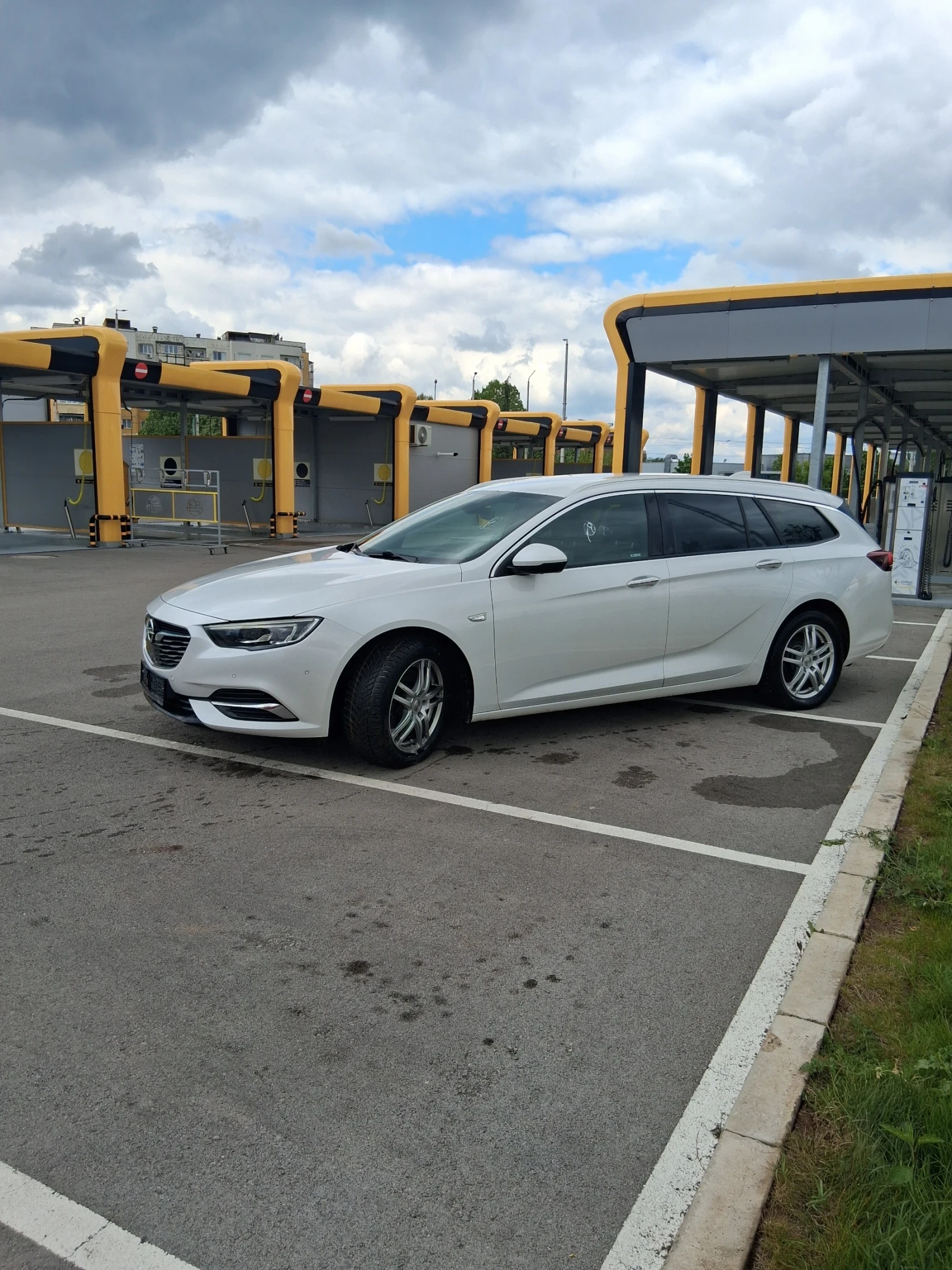 Opel Insignia 2.0 Sports Tourer 170кс