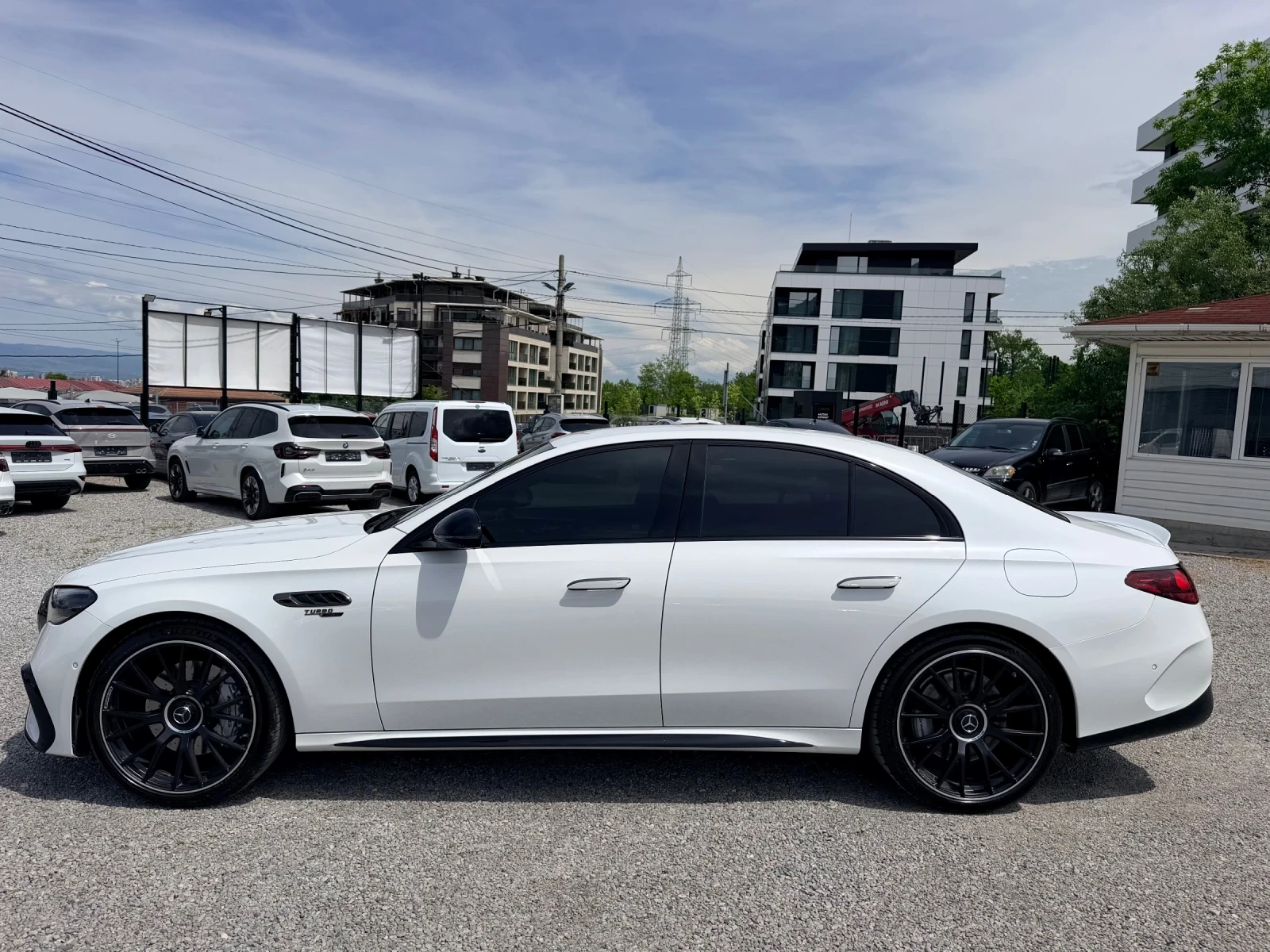 Mercedes-Benz E 53 AMG 4MATIC+ HYPERSCREEN NIGHT PACKAGE ГАРАНЦИЯ, снимка 2 - Автомобили и джипове - 54606108