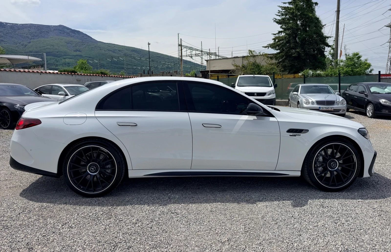 Mercedes-Benz E 53 AMG 4MATIC+ HYPERSCREEN NIGHT PACKAGE ГАРАНЦИЯ, снимка 6 - Автомобили и джипове - 54606108