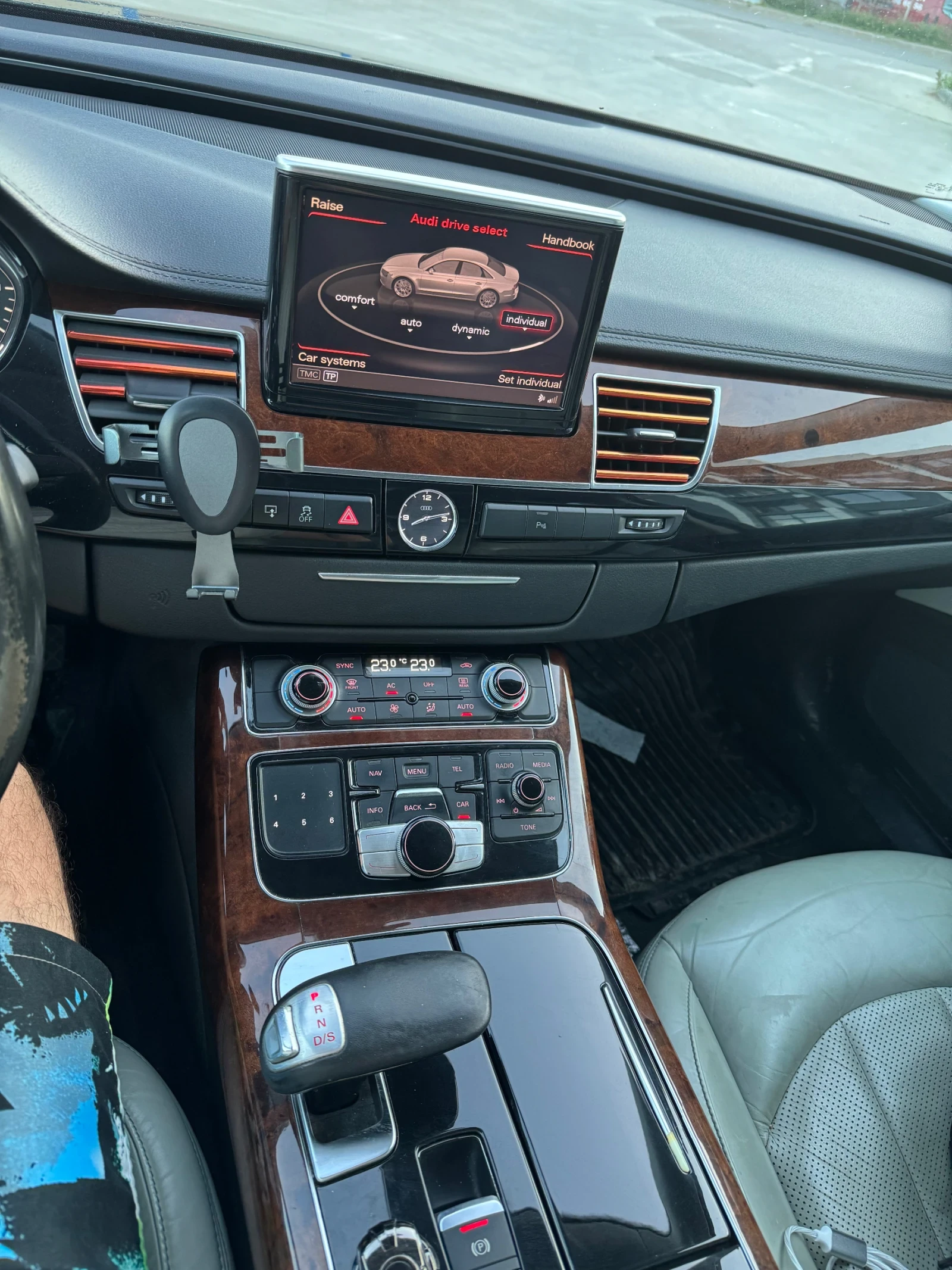 Audi A8, снимка 7 - Автомобили и джипове - 54693533