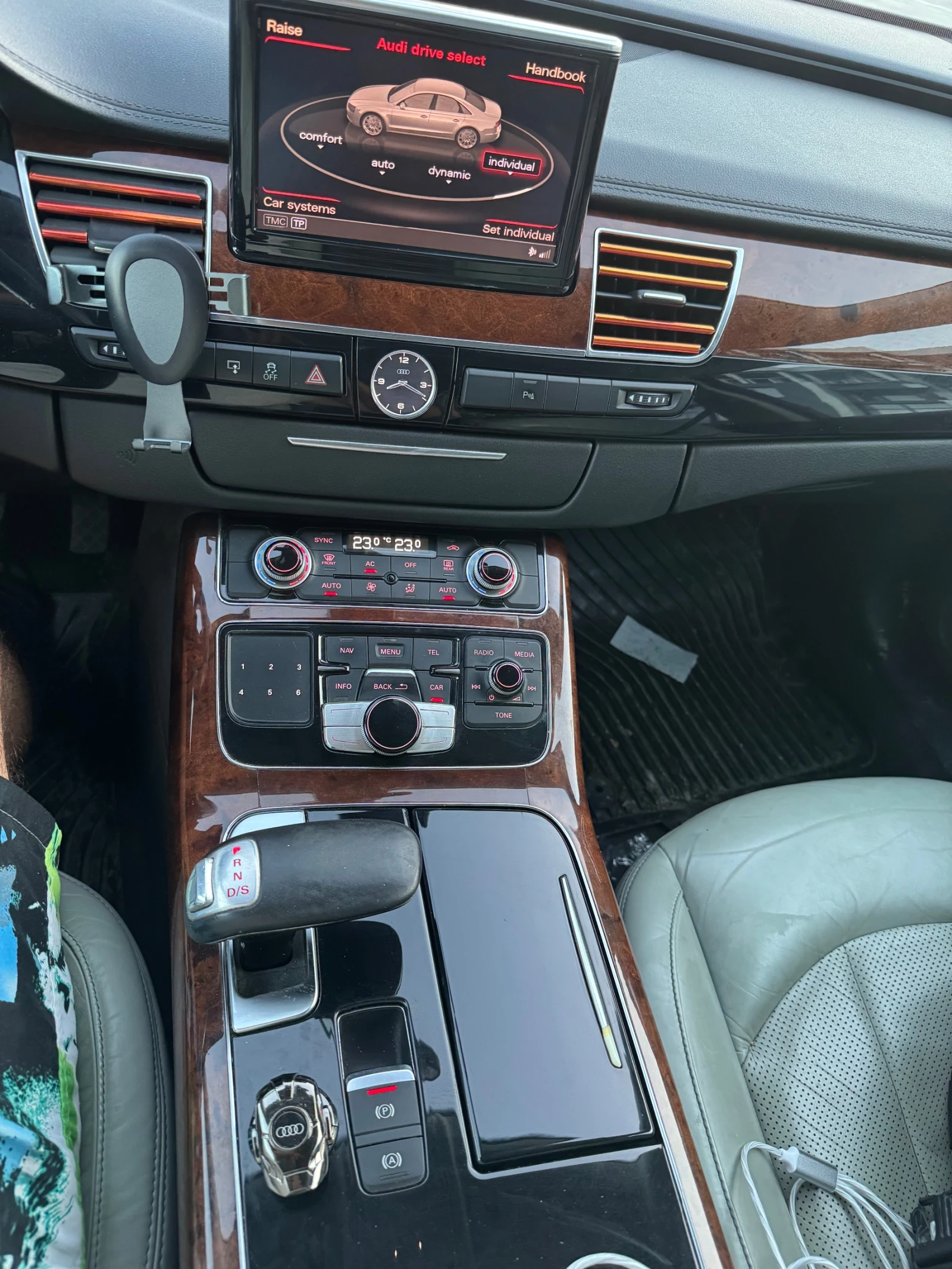 Audi A8, снимка 14 - Автомобили и джипове - 54693533