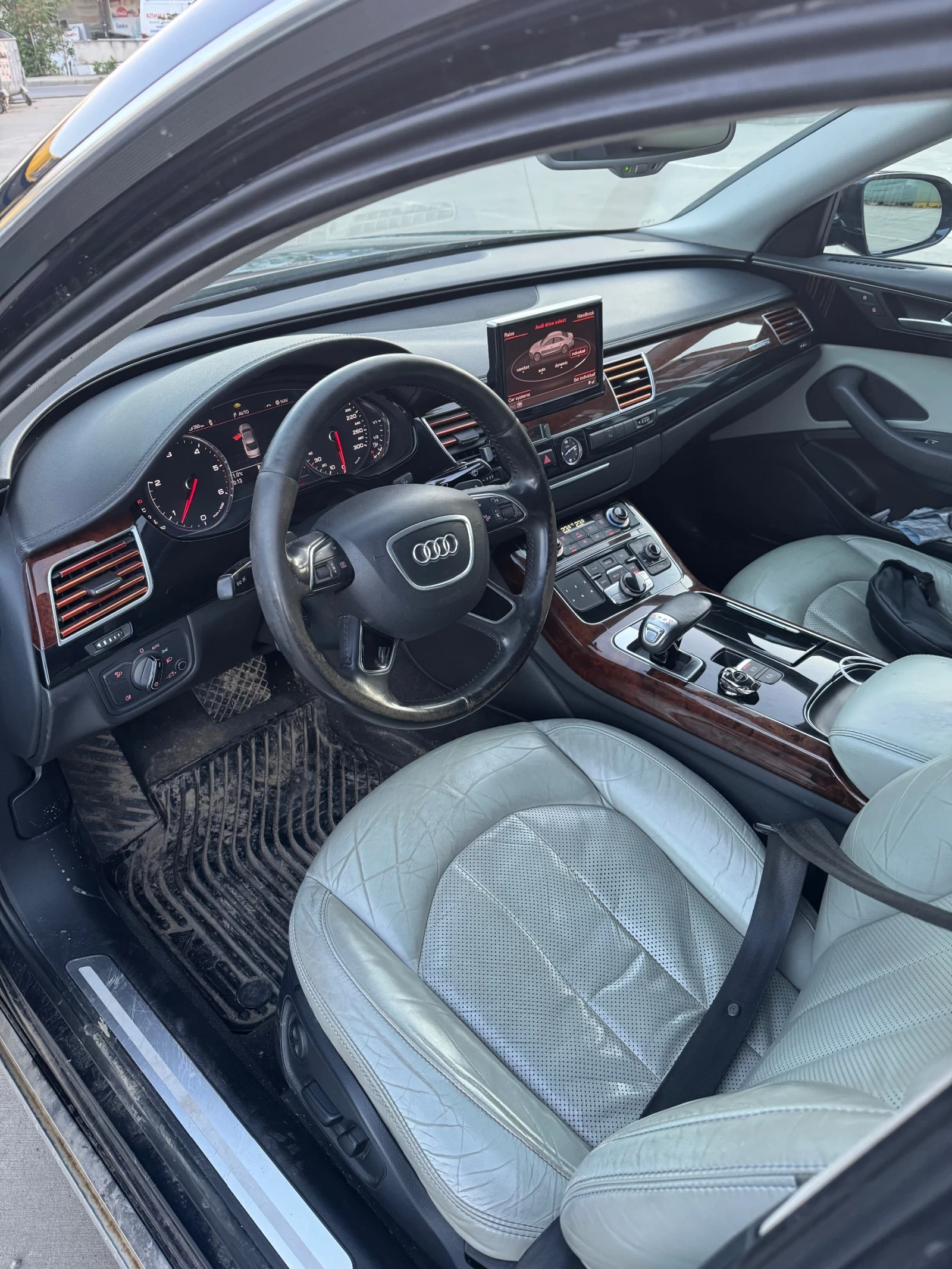 Audi A8, снимка 6 - Автомобили и джипове - 54693533