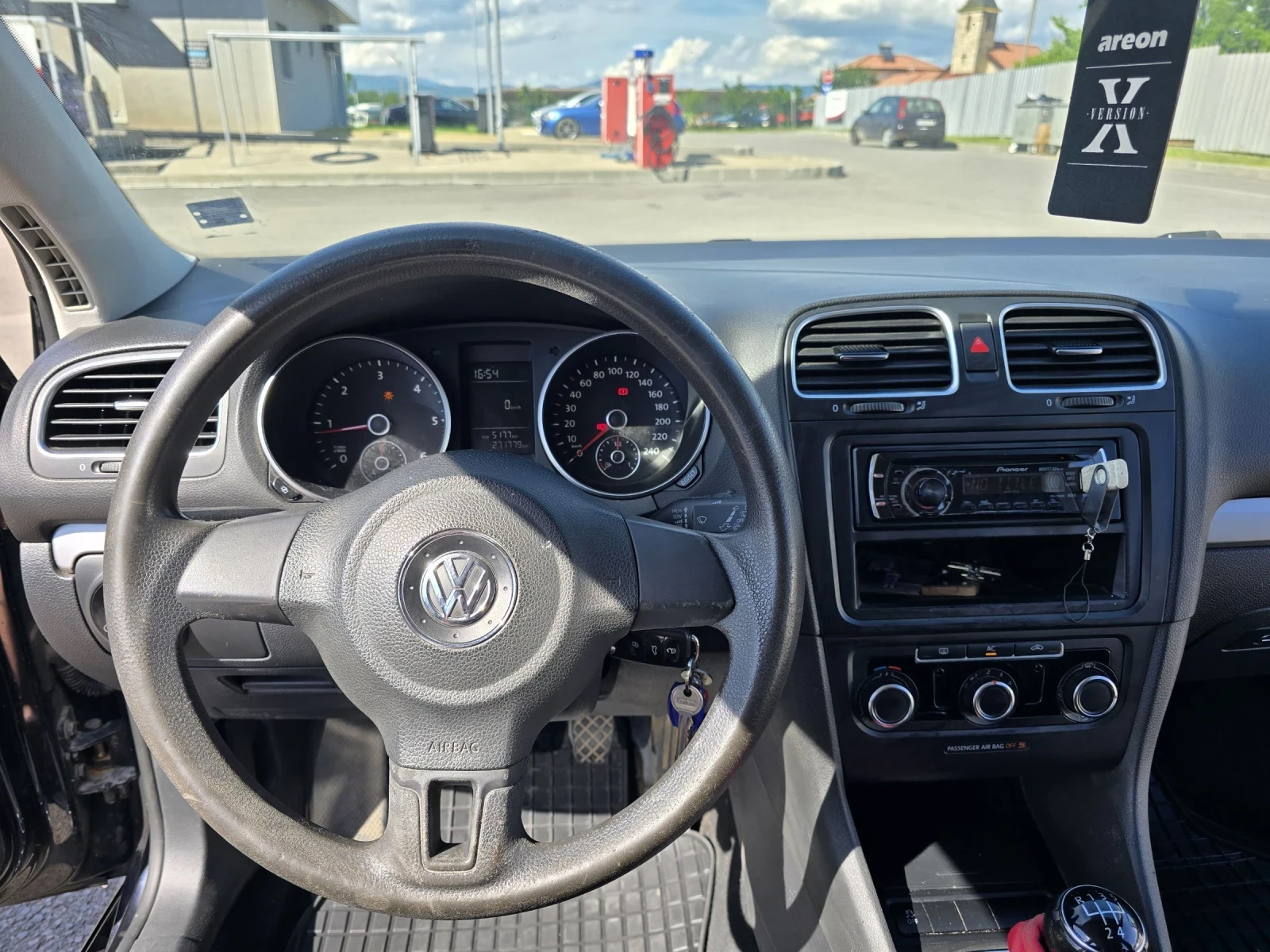 VW Golf 1600 куб.см , снимка 11 - Автомобили и джипове - 54823120