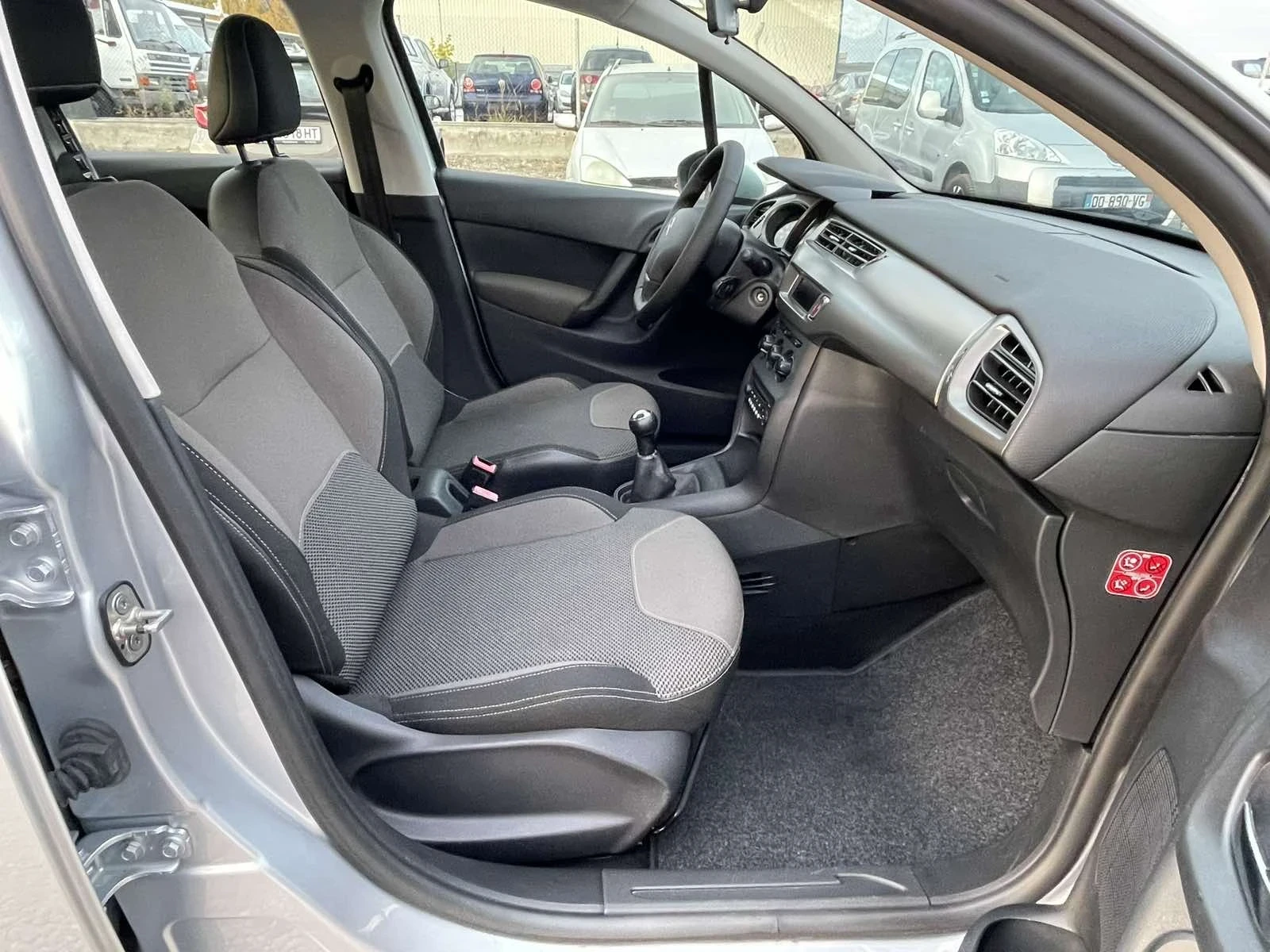 Citroen C3 1.6 e-HDI, снимка 13 - Автомобили и джипове - 54974846