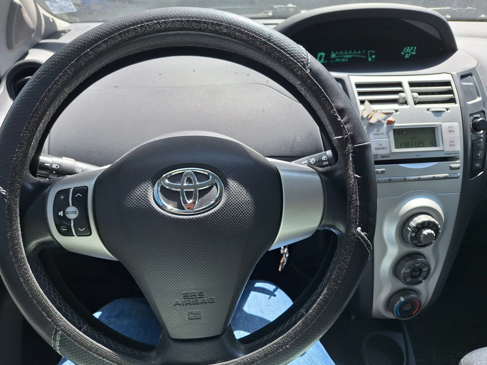 Toyota Yaris 1.3, снимка 3 - Автомобили и джипове - 55066543
