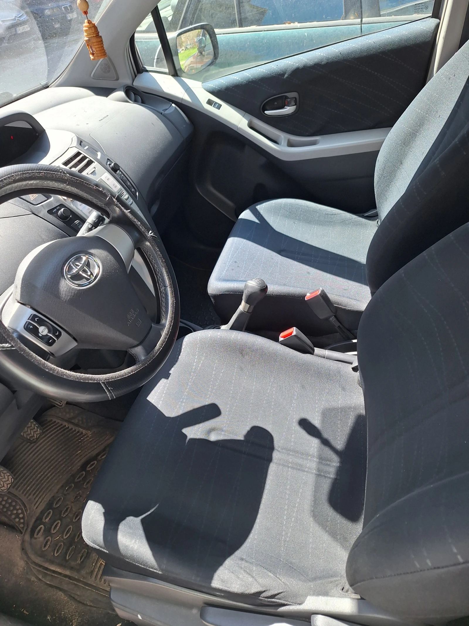 Toyota Yaris 1.3, снимка 4 - Автомобили и джипове - 55066543