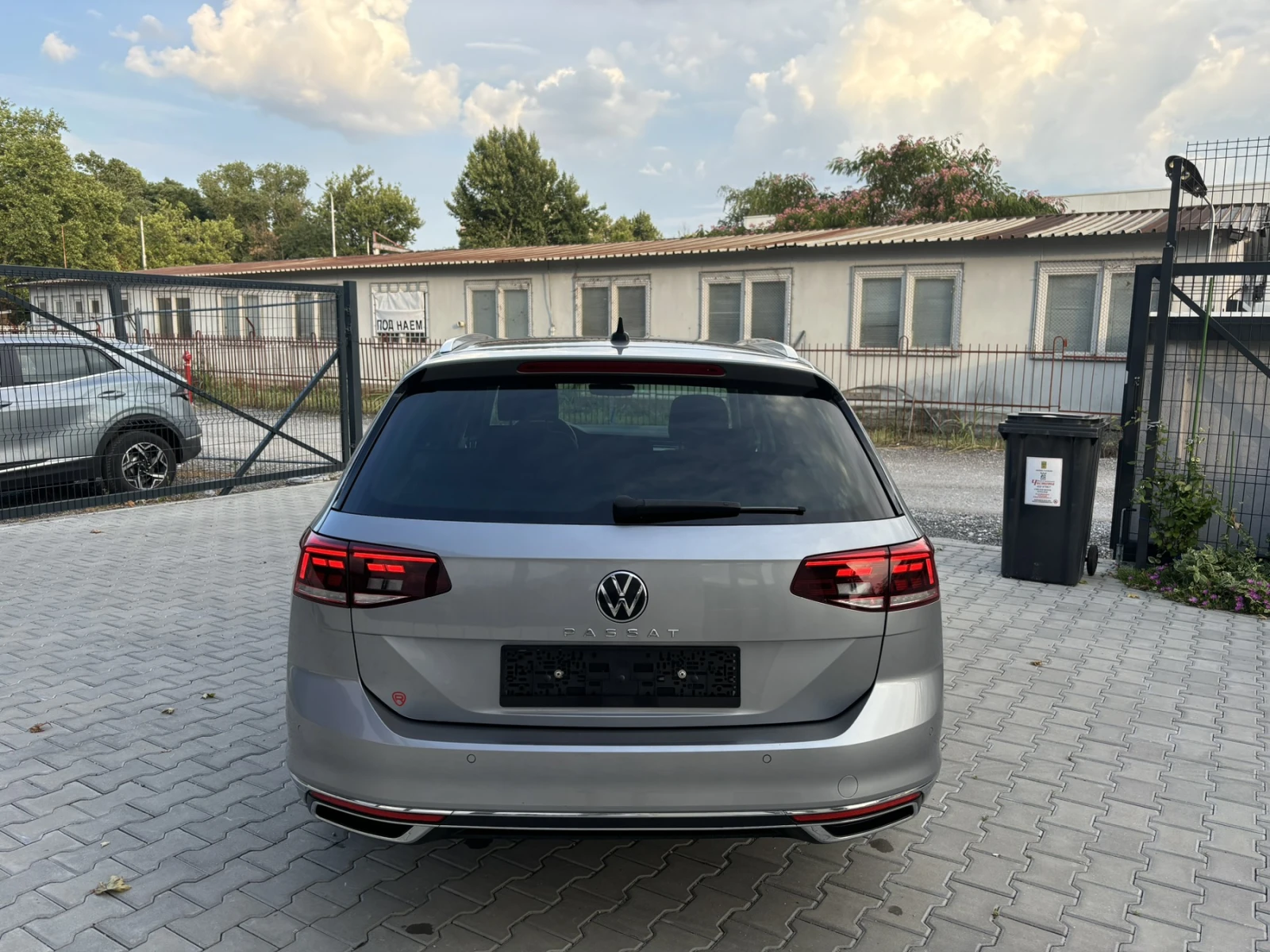 VW Passat ELEGANCE 2.0TDI, снимка 6 - Автомобили и джипове - 55150890