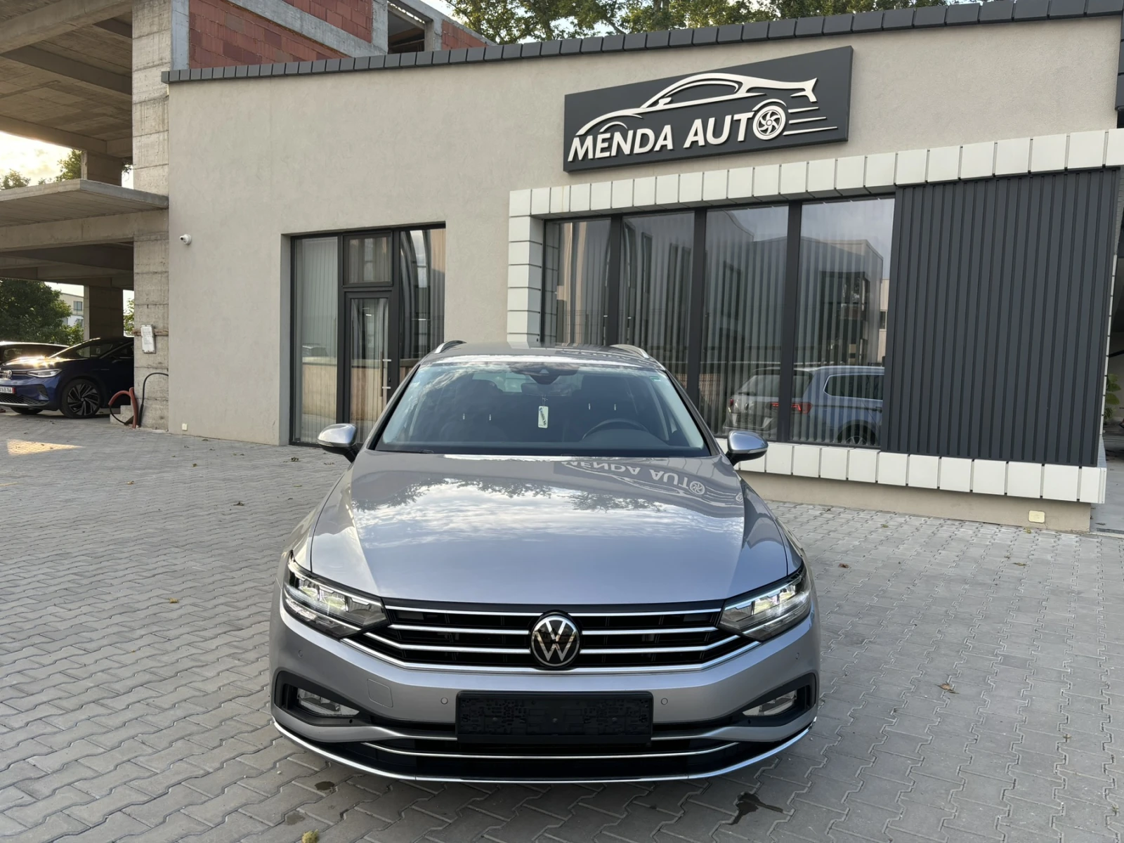 VW Passat ELEGANCE 2.0TDI, снимка 2 - Автомобили и джипове - 55150890