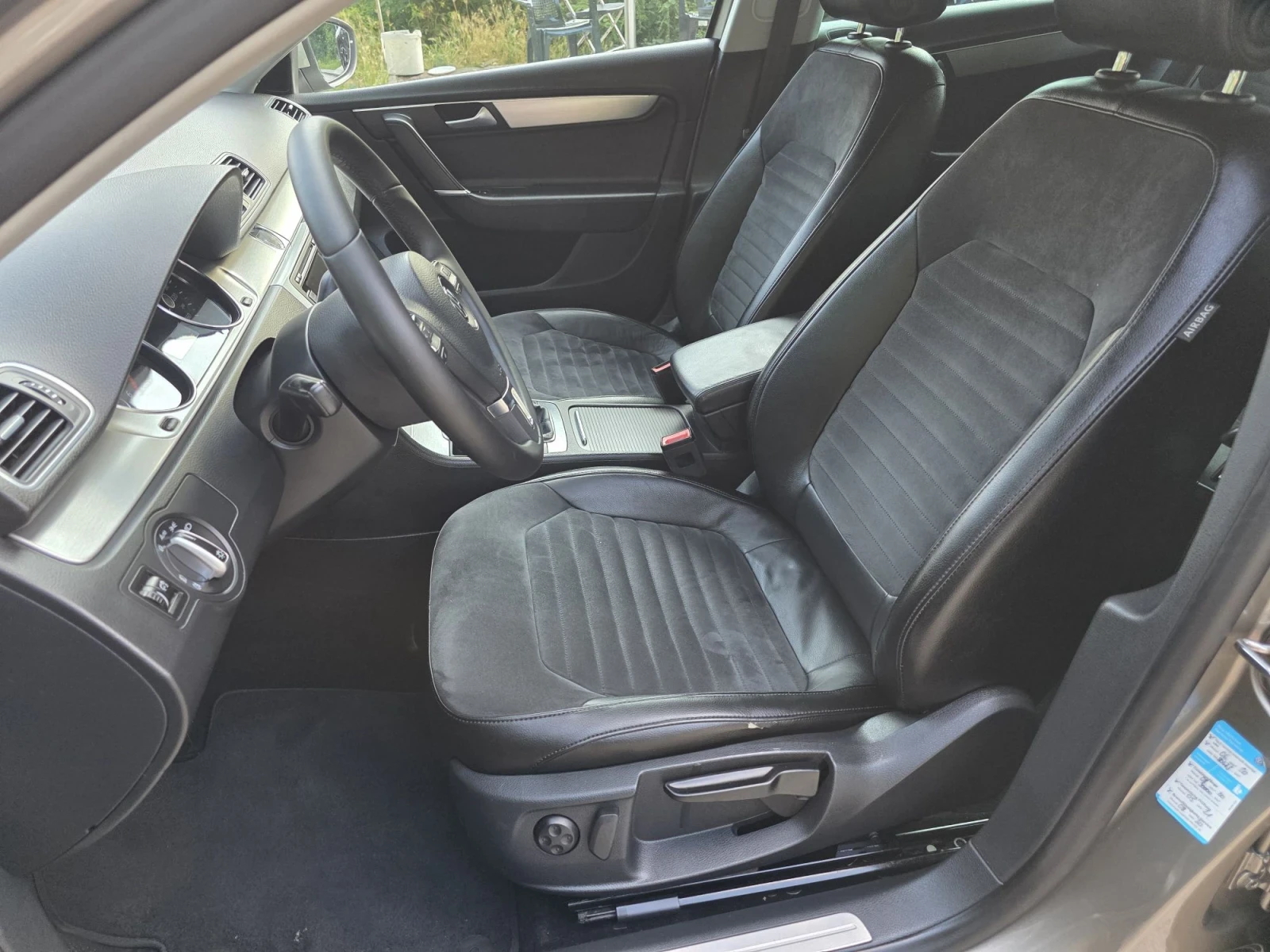 VW Passat 2.0 TDI Highline, снимка 9 - Автомобили и джипове - 55597786
