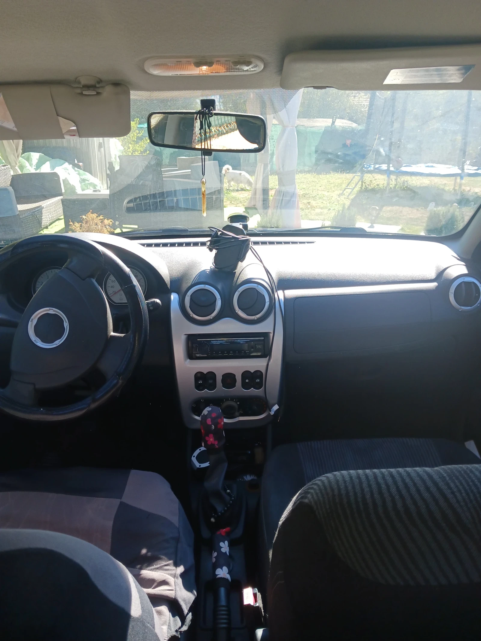 Dacia Sandero, снимка 6 - Автомобили и джипове - 56359354