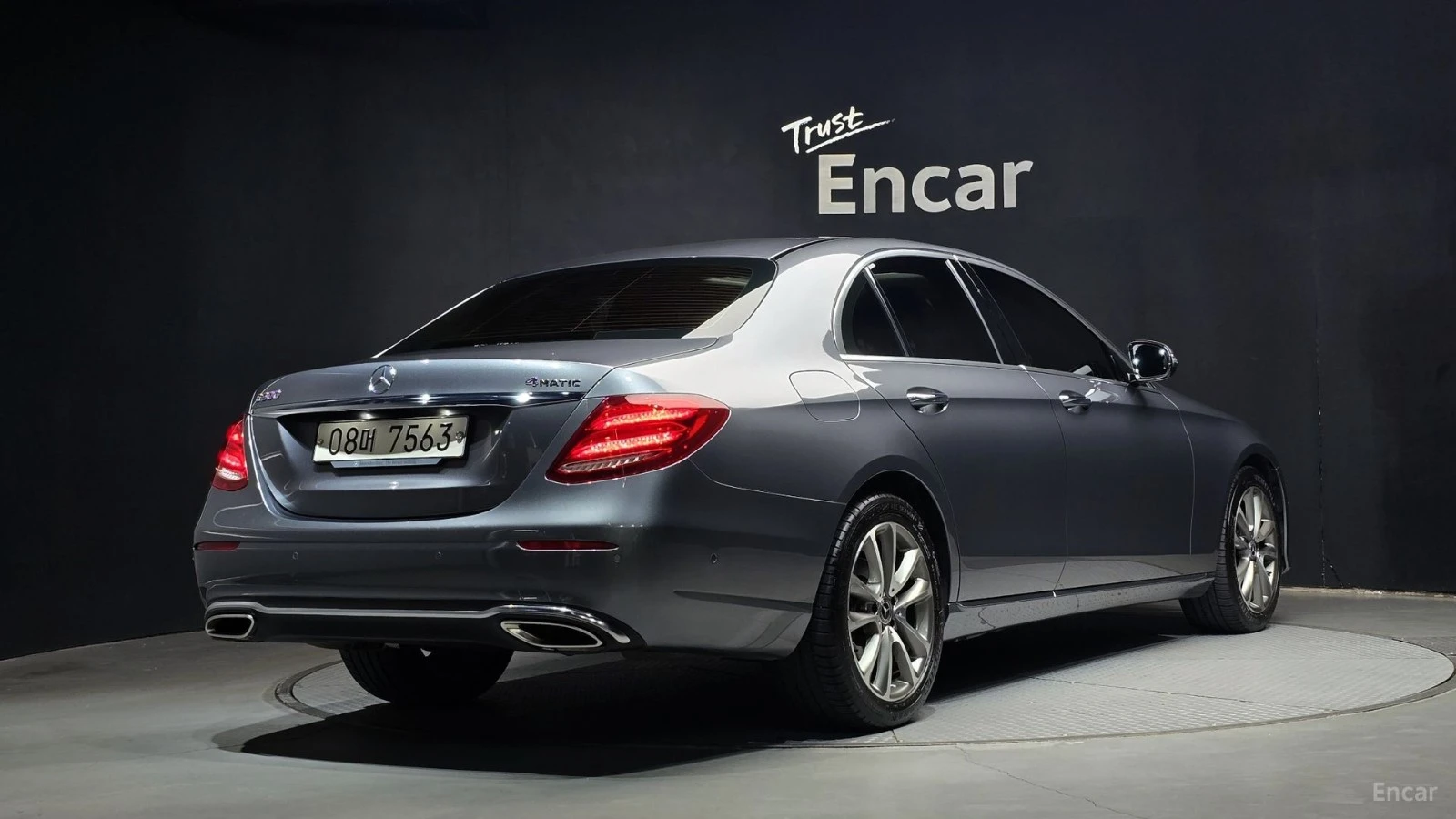 Mercedes-Benz E 300 4MATIC PANO * ����������* * ���� �� ��*  | Mobile.bg � ����������� 2