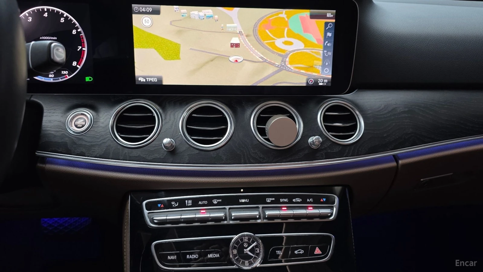 Mercedes-Benz E 300 4MATIC PANO * ����������* * ���� �� ��*  | Mobile.bg � ����������� 13