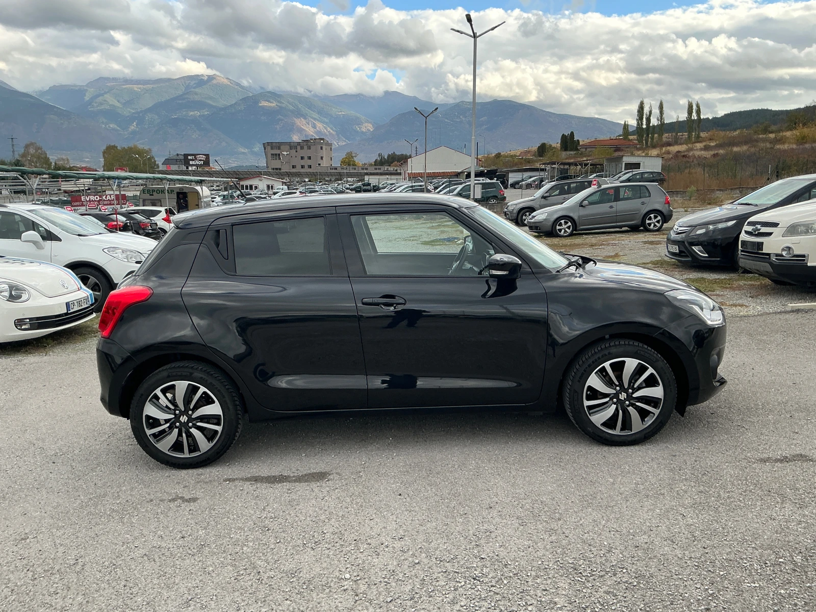 Suzuki Swift 1.2 HYBRID, снимка 5 - Автомобили и джипове - 56615099