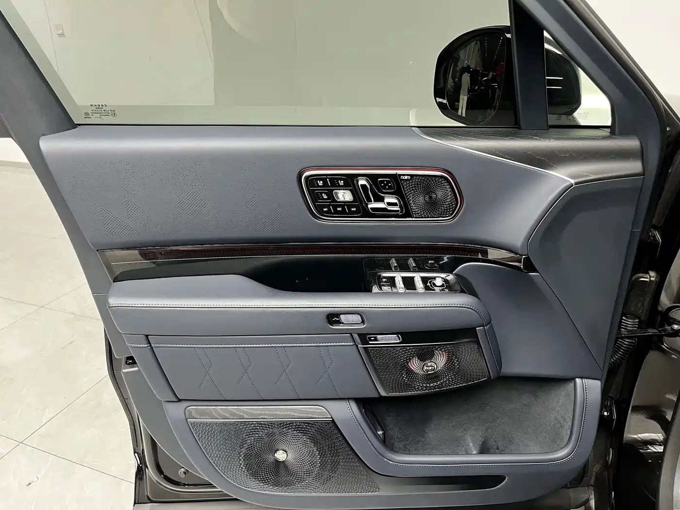 Zeekr 9X LUXURY* 898HP* MAX EDITION* �����* 360* HUD* DIS*  | Mobile.bg � ����������� 12