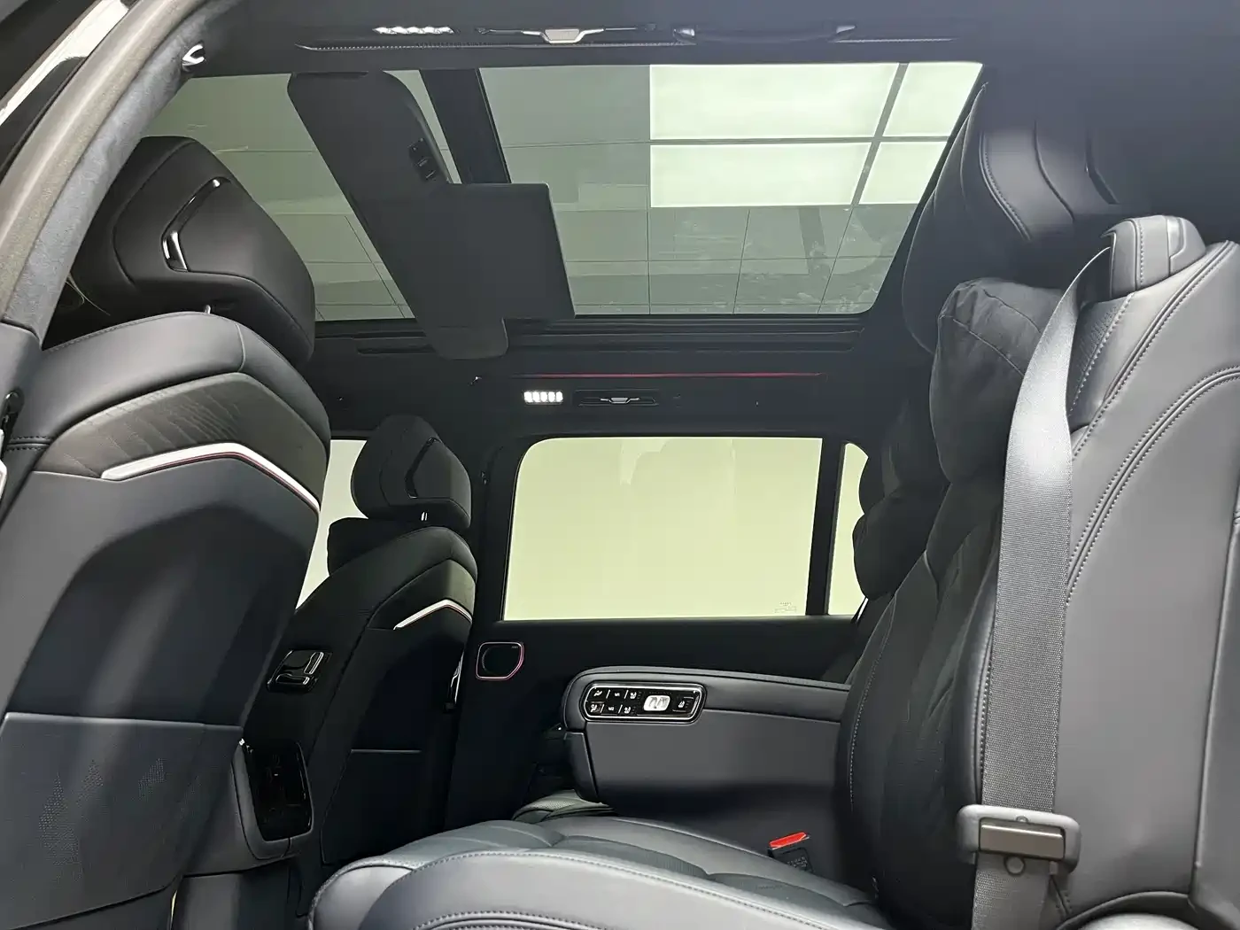 Zeekr 9X LUXURY* 898HP* MAX EDITION* �����* 360* HUD* DIS*  | Mobile.bg � ����������� 13