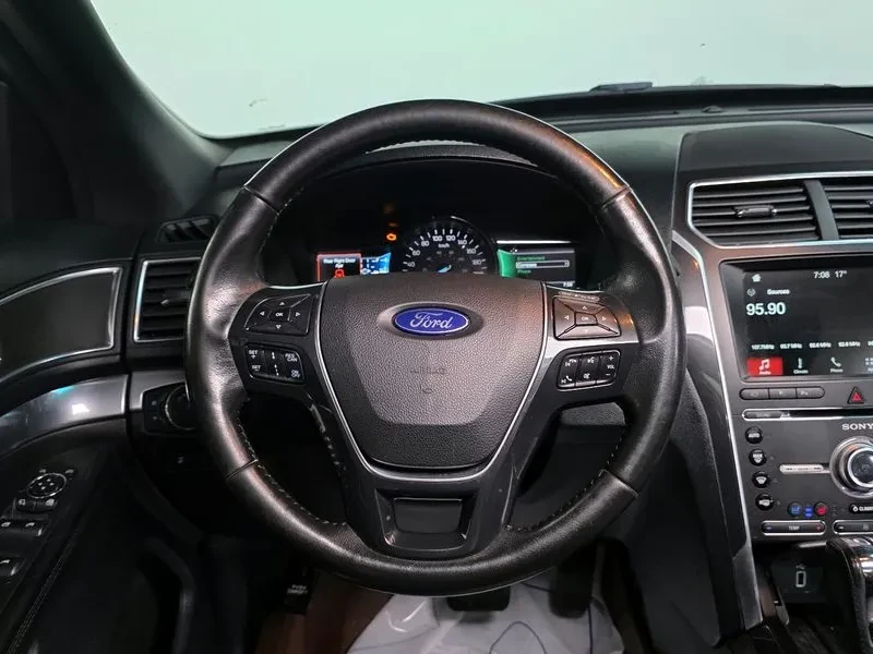 Ford Explorer 2.3 AWD, снимка 13 - Автомобили и джипове - 54351928