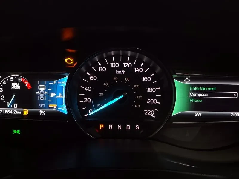 Ford Explorer 2.3 AWD, снимка 8 - Автомобили и джипове - 54351928