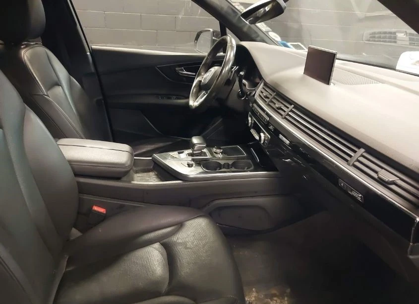 Audi Q7 FULL/КЛИП/360/Distronic/Крайна цена до България! - изображение 9