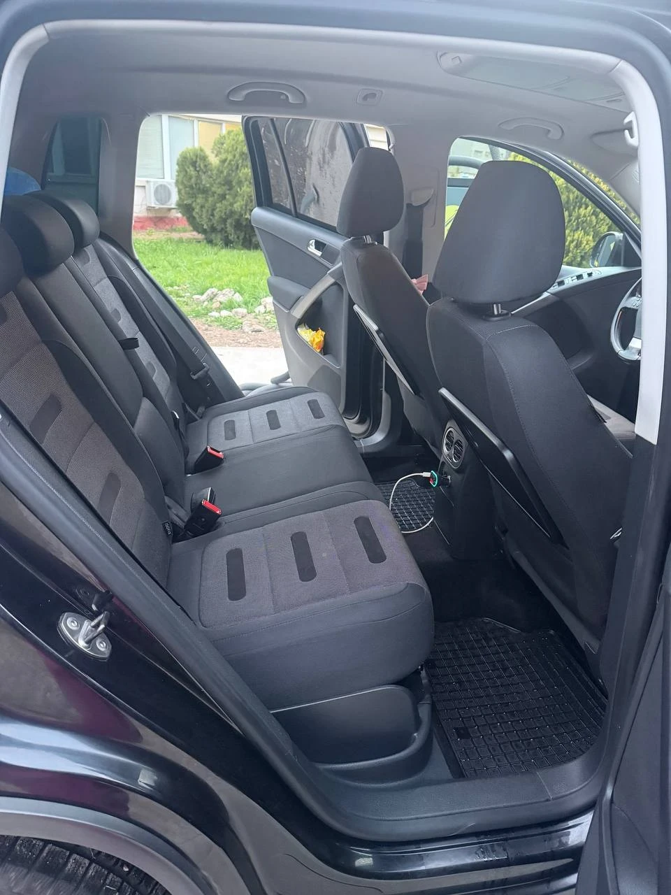 VW Tiguan, снимка 6 - Автомобили и джипове - 54240265