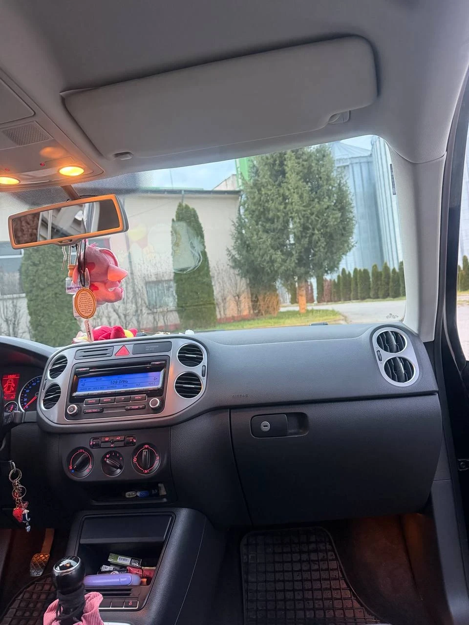 VW Tiguan, снимка 5 - Автомобили и джипове - 54240265