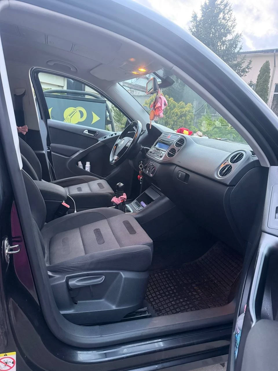 VW Tiguan, снимка 7 - Автомобили и джипове - 54240265