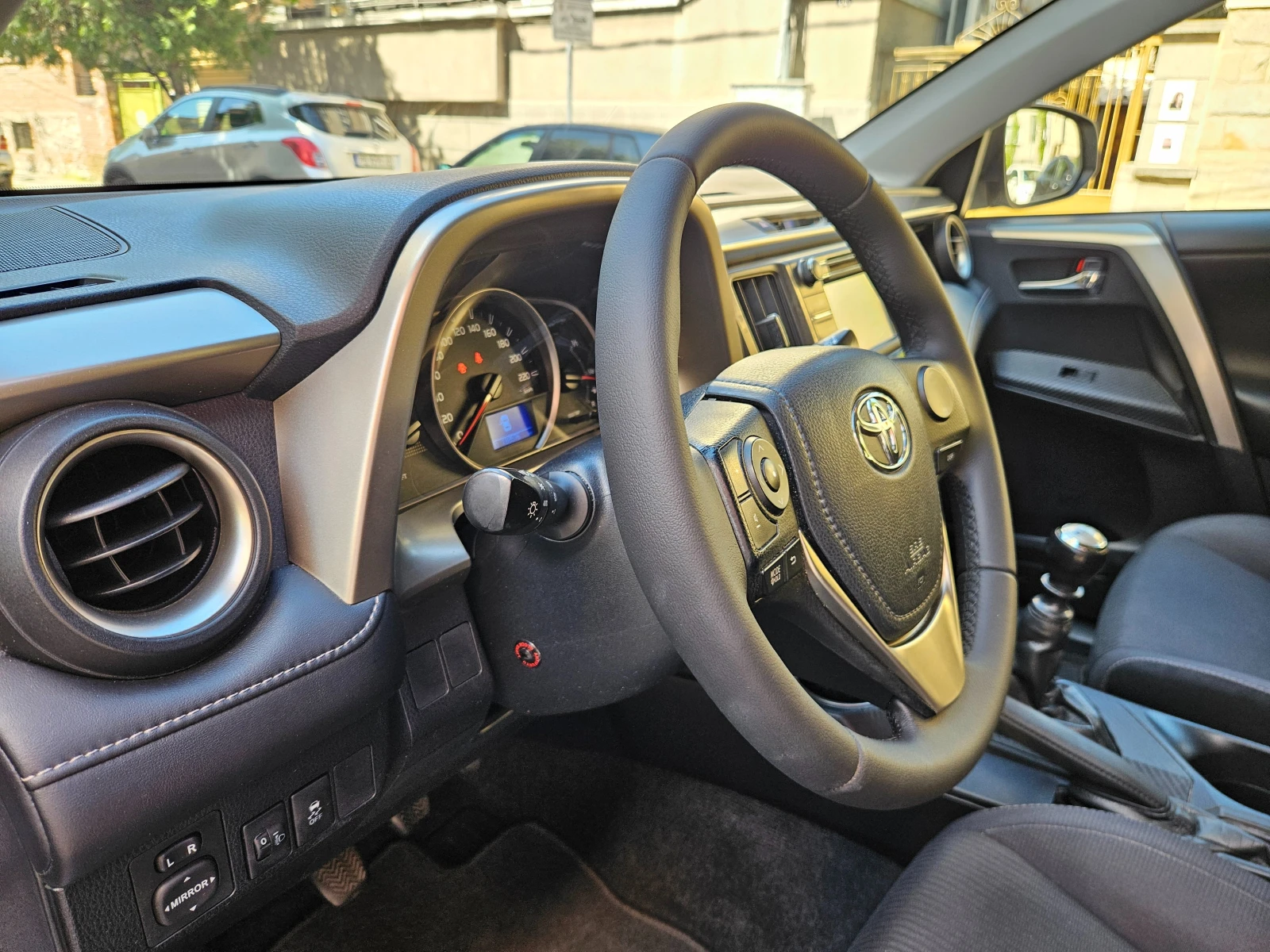 Toyota Rav4 2.0 D-4D 125ph 188325km, снимка 10 - Автомобили и джипове - 54323364