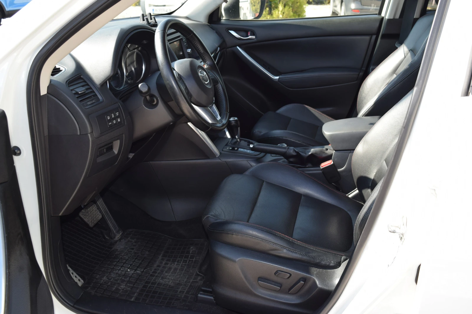 Mazda CX-5 2.2D* Keyless* Нави* Камера* Подгрев* Сервизна ист, снимка 8 - Автомобили и джипове - 54791086