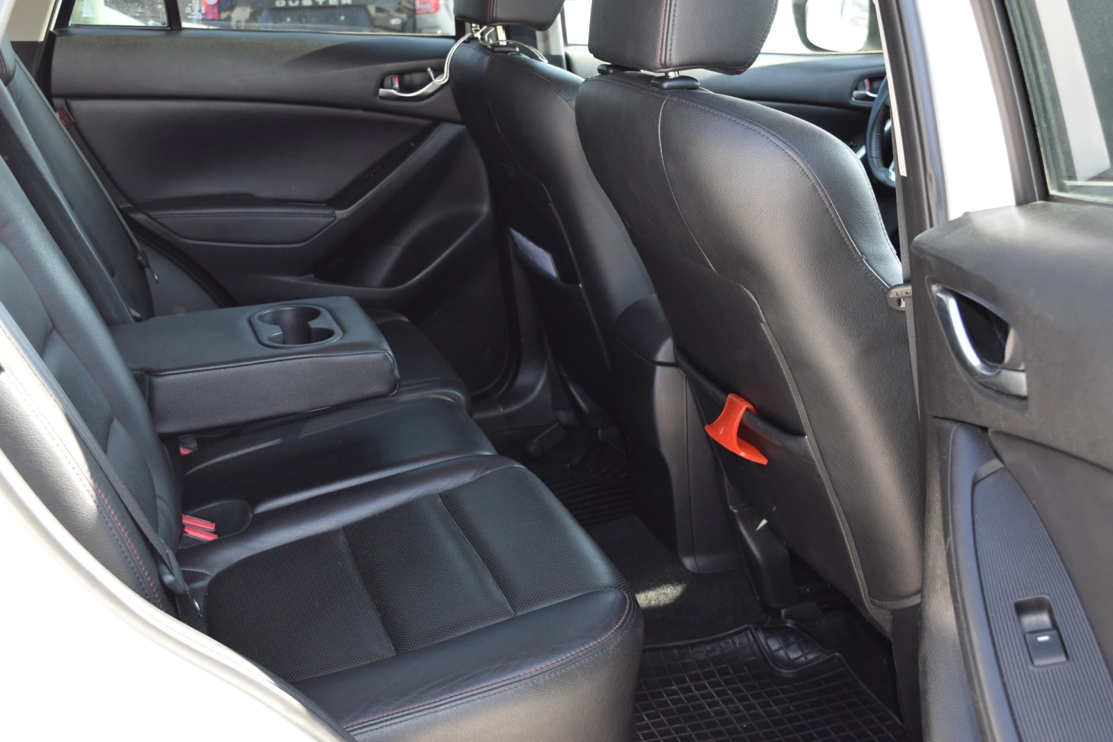 Mazda CX-5 2.2D* Keyless* Нави* Камера* Подгрев* Сервизна ист, снимка 12 - Автомобили и джипове - 54791086