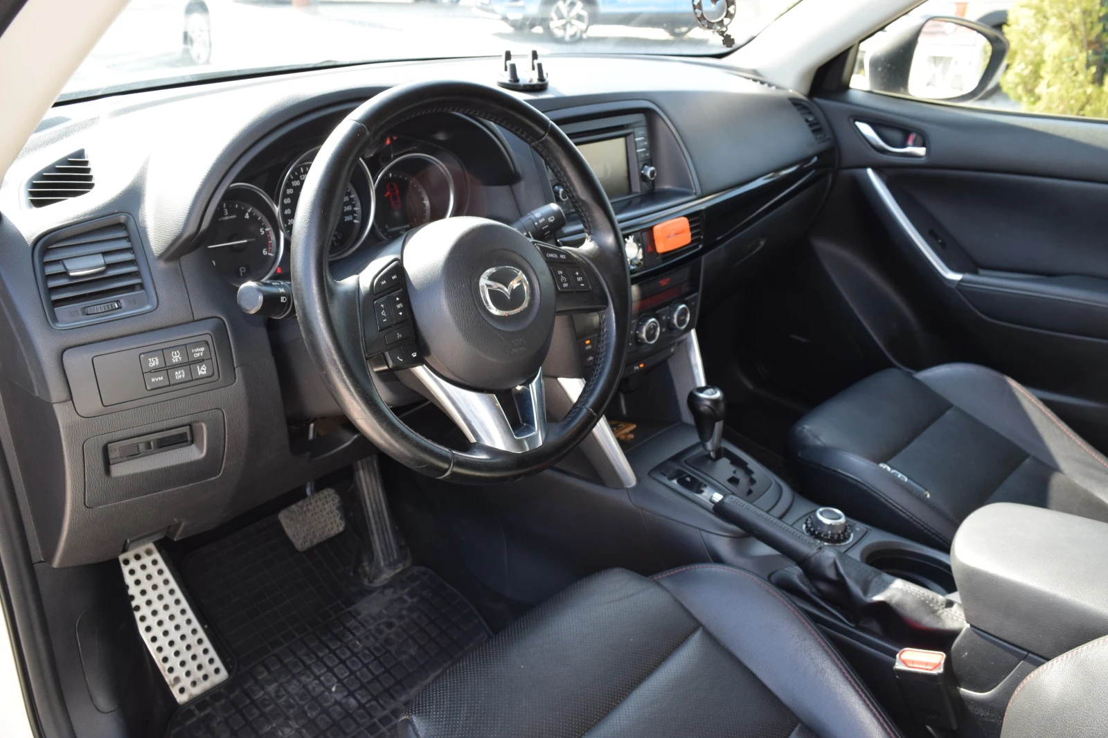 Mazda CX-5 2.2D* Keyless* Нави* Камера* Подгрев* Сервизна ист, снимка 9 - Автомобили и джипове - 54791086