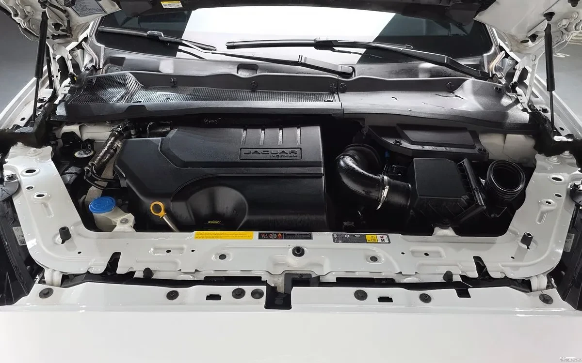Jaguar E-pace P250 R-Dynamic SE, снимка 5 - Автомобили и джипове - 54854722