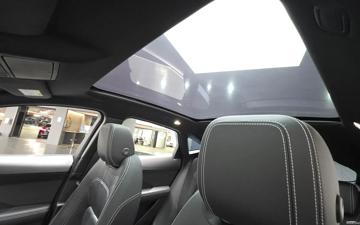 Jaguar E-pace P250 R-Dynamic SE, снимка 12 - Автомобили и джипове - 54854722