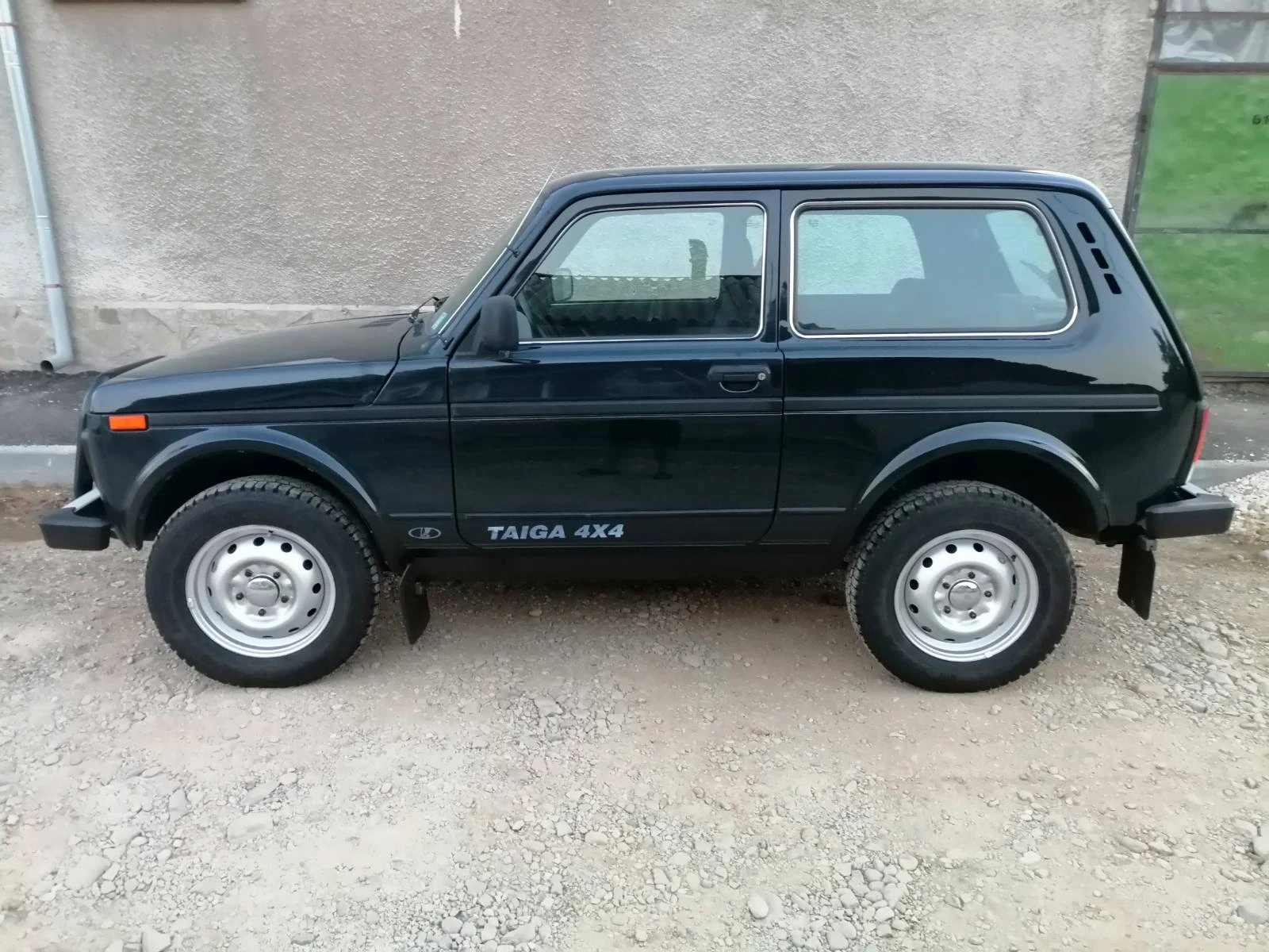 Lada Niva 1.7, снимка 3 - Автомобили и джипове - 55905378