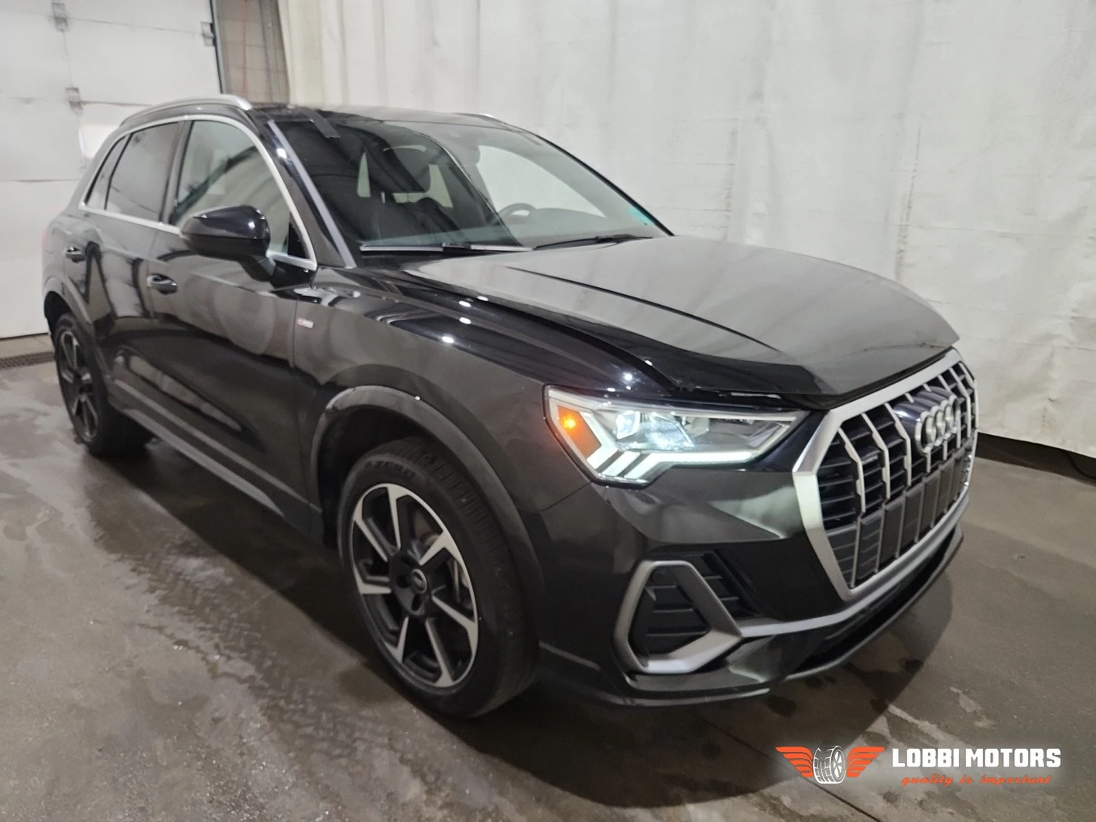 Audi Q3, снимка 2 - Автомобили и джипове - 55928885