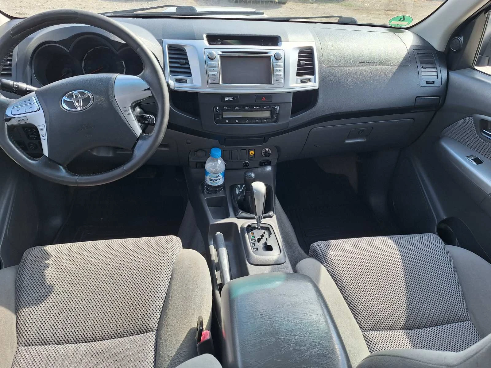 Toyota Hilux 3.0 171к.с, снимка 11 - Автомобили и джипове - 56289295
