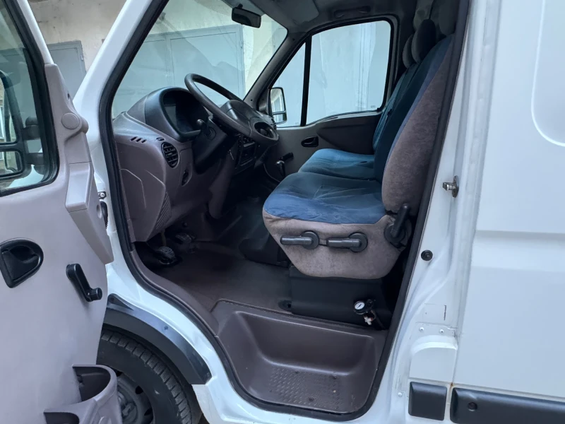 Renault Master 2.8 DCI * СРЕДНА БАЗА* Iveko Motor , снимка 10 - Бусове и автобуси - 47296689