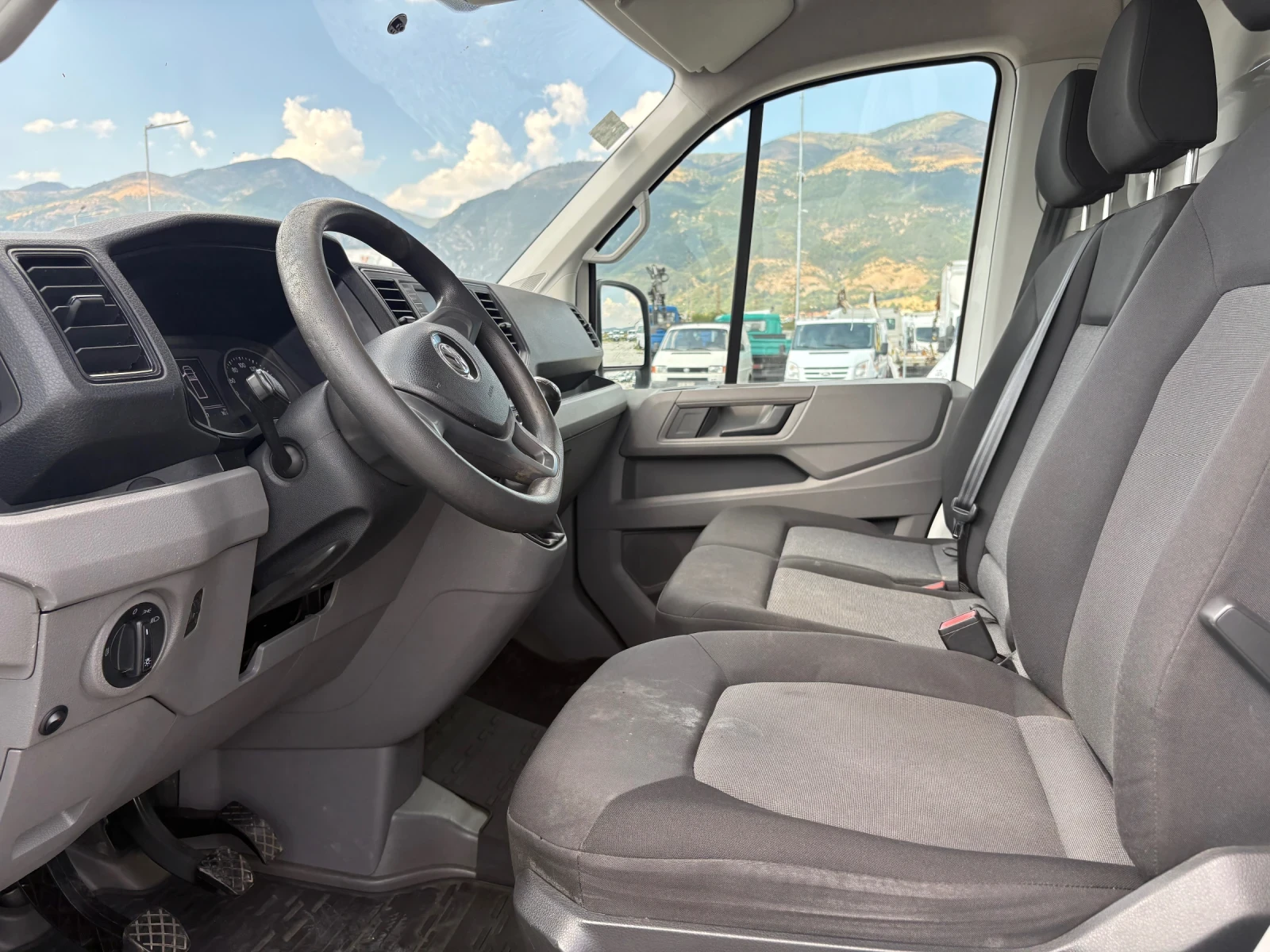 VW Crafter Хладилен, снимка 10 - Бусове и автобуси - 55607580