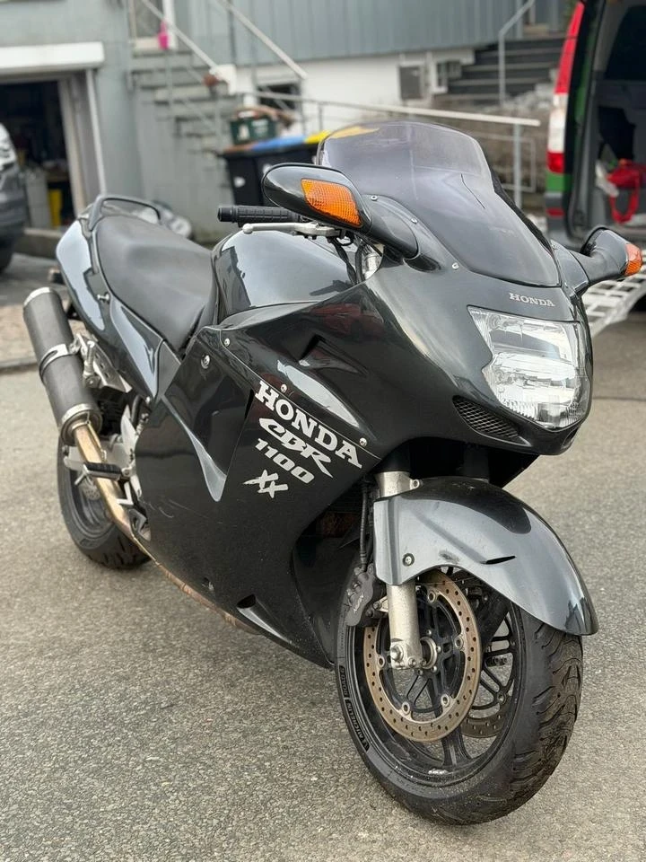Honda Cbr 1100 ХХ, снимка 2 - Мотоциклети и мототехника - 53644607