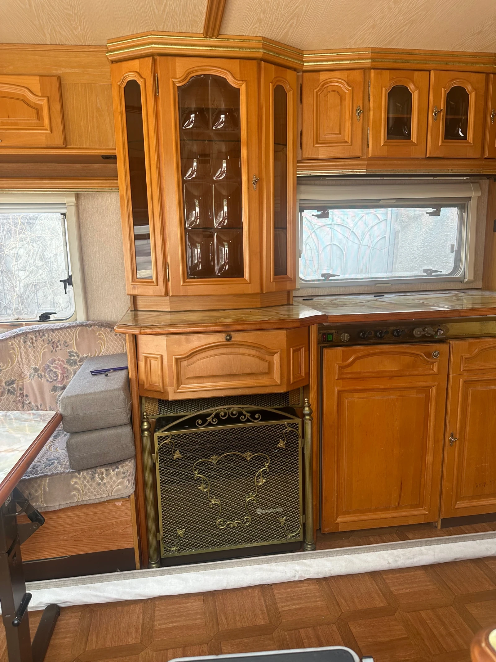 Каравана Tabbert Baronesse 620, снимка 4 - Каравани и кемпери - 53664270