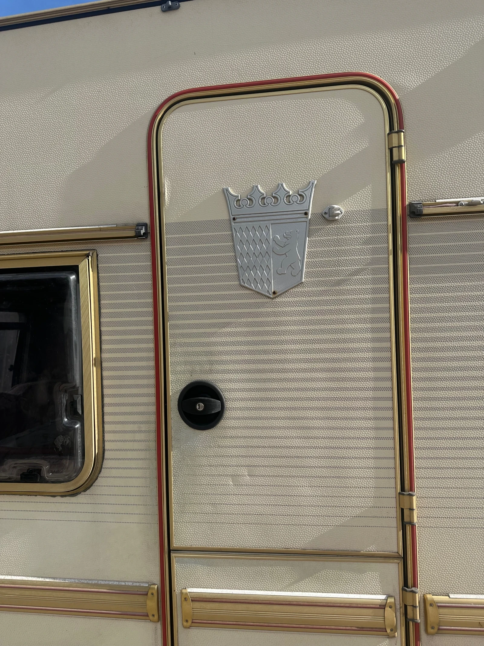 Каравана Tabbert Baronesse 620, снимка 15 - Каравани и кемпери - 53664270