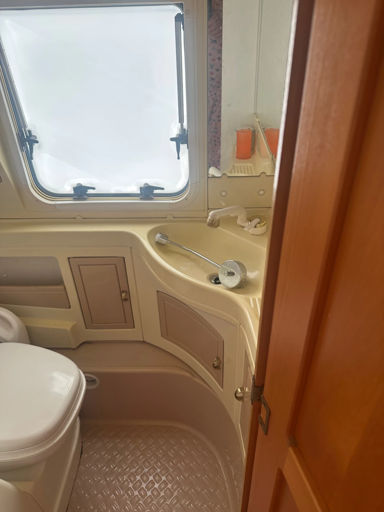 Каравана Tabbert Baronesse 620, снимка 12 - Каравани и кемпери - 53664270