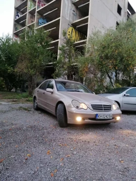 Mercedes-Benz C 220, снимка 2