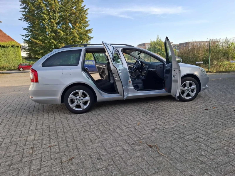 Skoda Octavia, снимка 8 - Автомобили и джипове - 47409969