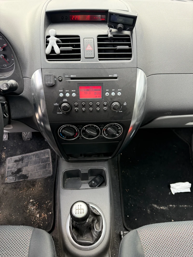 Suzuki SX4 1.9JTD 4х4 * KEYLESS* ТЕГЛИЧ* , снимка 11 - Автомобили и джипове - 48077642