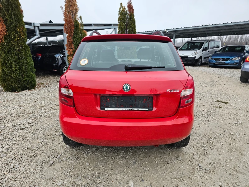 Skoda Fabia 1.2 КЛИМАТИК РЕАЛНИ КИЛОМЕТРИ, снимка 4 - Автомобили и джипове - 48295041