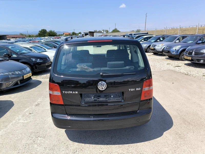VW Touran 2.0TD, снимка 5 - Автомобили и джипове - 51495402