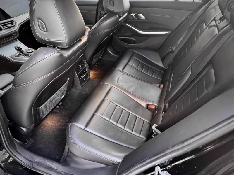 BMW 330 * АВТО КРЕДИТ* ЦЕНА ДО БГ * СЕРВИЗНА ИСТОРИЯ * , снимка 17 - Автомобили и джипове - 52690926