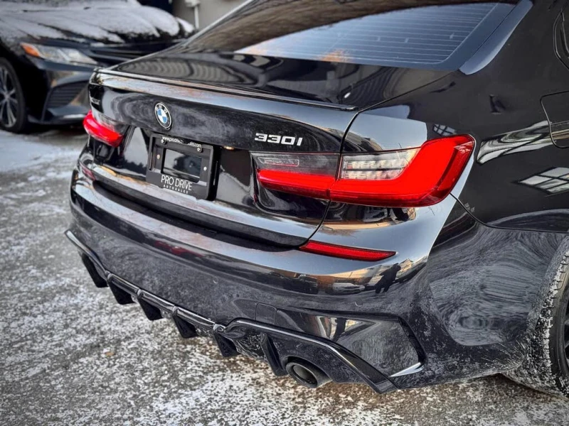 BMW 330 * АВТО КРЕДИТ* ЦЕНА ДО БГ * СЕРВИЗНА ИСТОРИЯ * , снимка 9 - Автомобили и джипове - 52690926